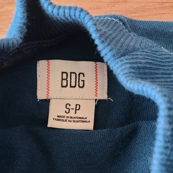 sz S/M Urban Outfitters  BDG hawk mock neck cobalt blue oversized tee shirt - Picture 4 of 7